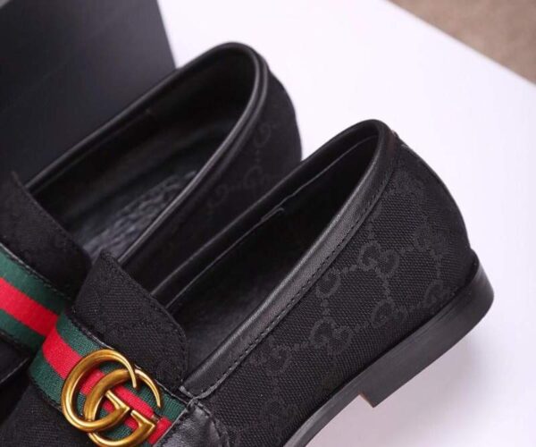 Giày lười Gucci màu đen GLGC02
