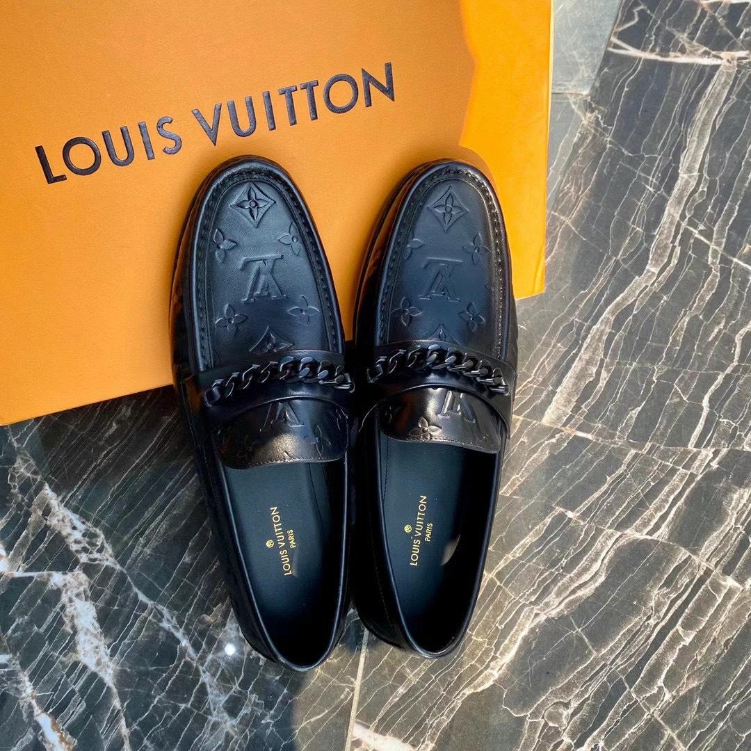 Giày lười Louis Vuitton like au đế cao da lỳ khoá xích GLLV01