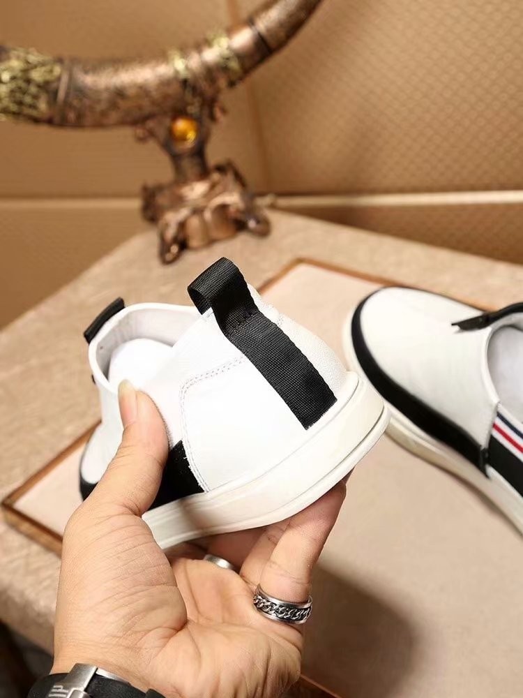 Giày lười Prada siêu cấp họa tiết chữ màu trắng