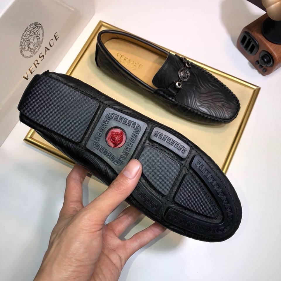 Giày lười Versace siêu cấp đen họa tiết vân lá