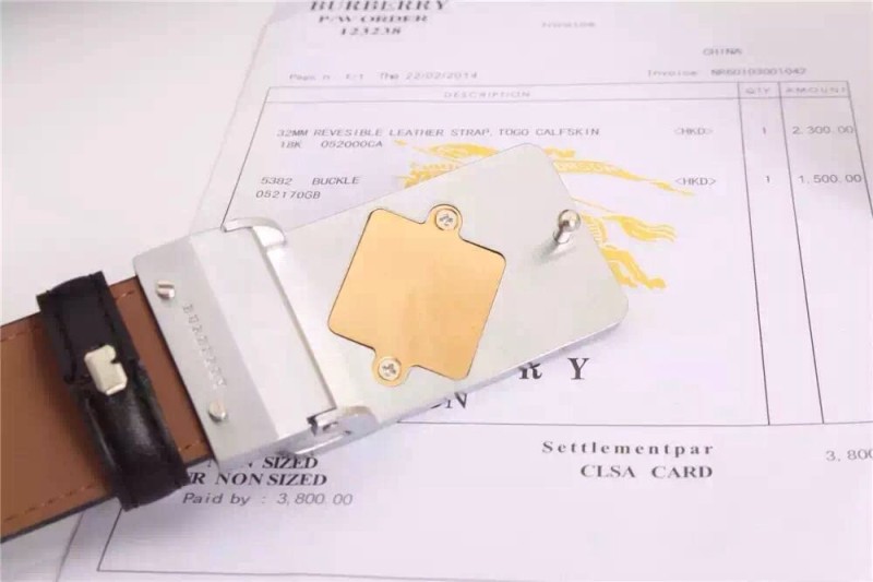 Thắt lưng nam Burberry đen mặt vuông kẻ sọc chéo siêu cấp