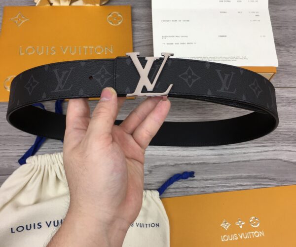 Thắt lưng nam Louis Vuitton siêu cấp hoạ tiết hoa đen logo bóng TLLV28
