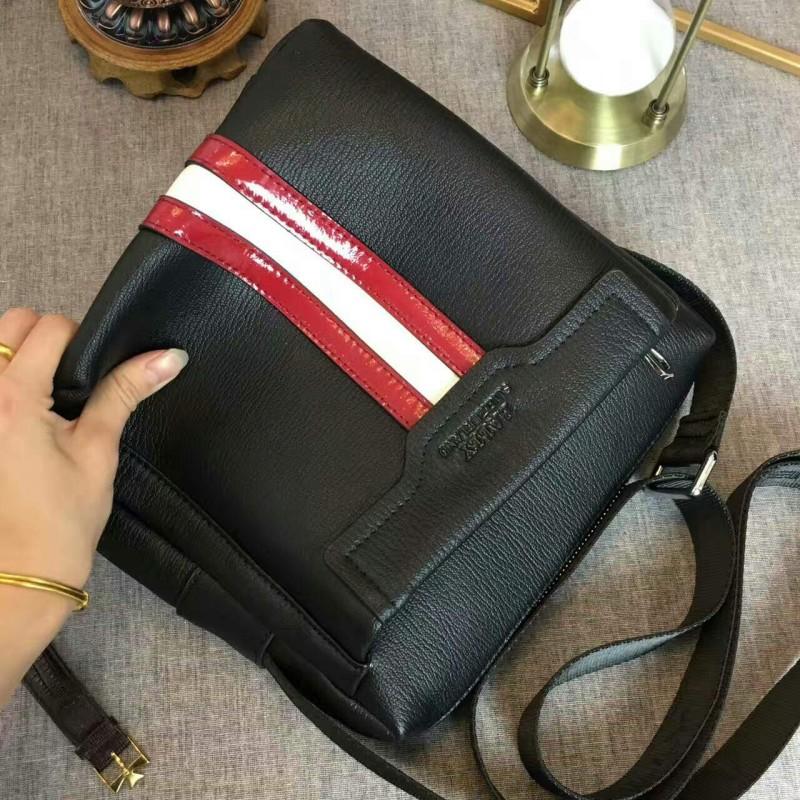Túi đeo chéo Bally siêu cấp đen kẻ đỏ trắng
