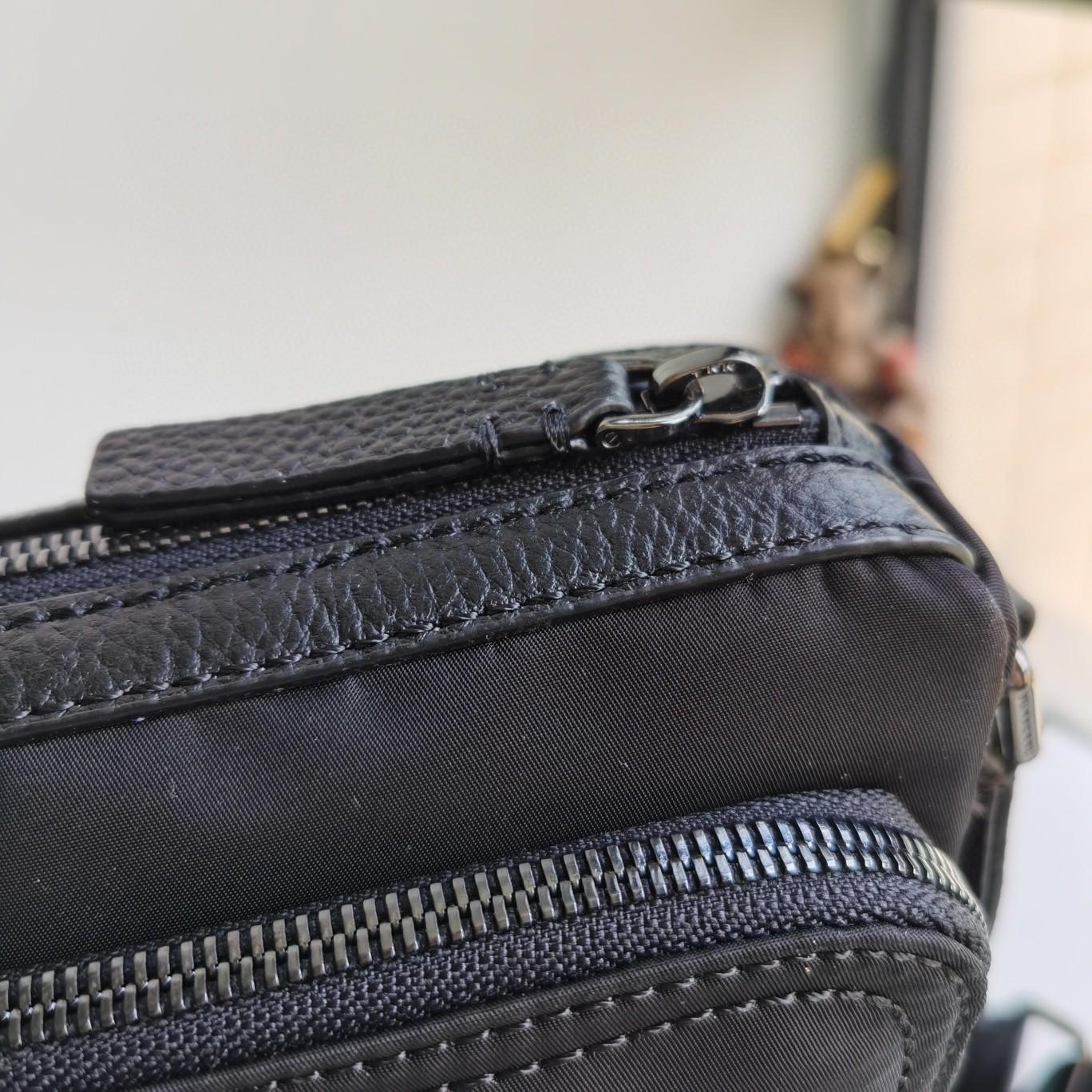 Túi đeo chéo Burberry siêu cấp full đen TDCB05