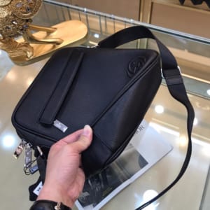 Túi đeo chéo Gucci siêu cấp đen da trơn