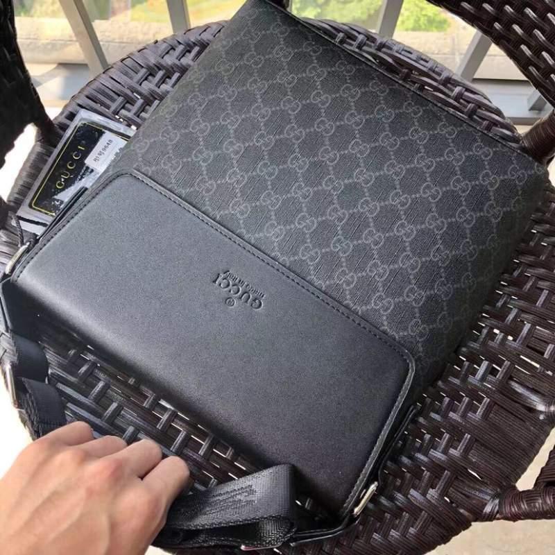 Túi đeo chéo Gucci họa tiết logo xanh nắp đen TDCGC12