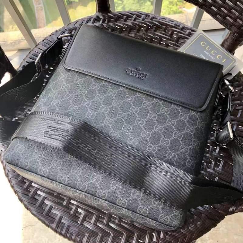 Túi đeo chéo Gucci họa tiết logo xanh nắp đen TDCGC12