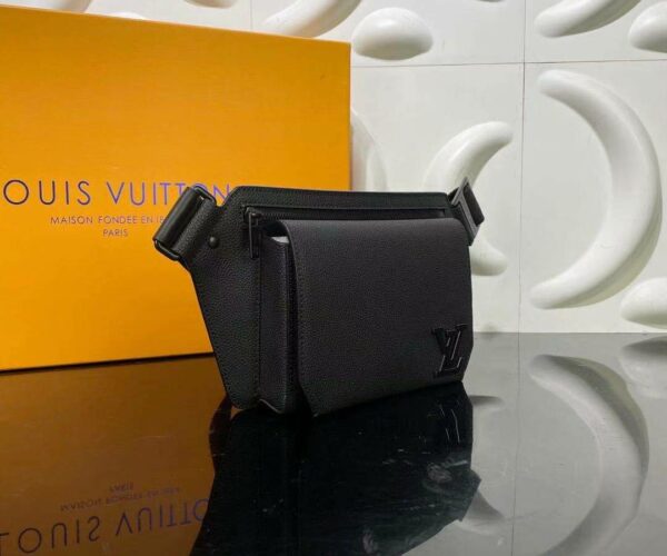 Túi đeo chéo Louis Vuitton like au hình lục giác màu đen TDCLV23