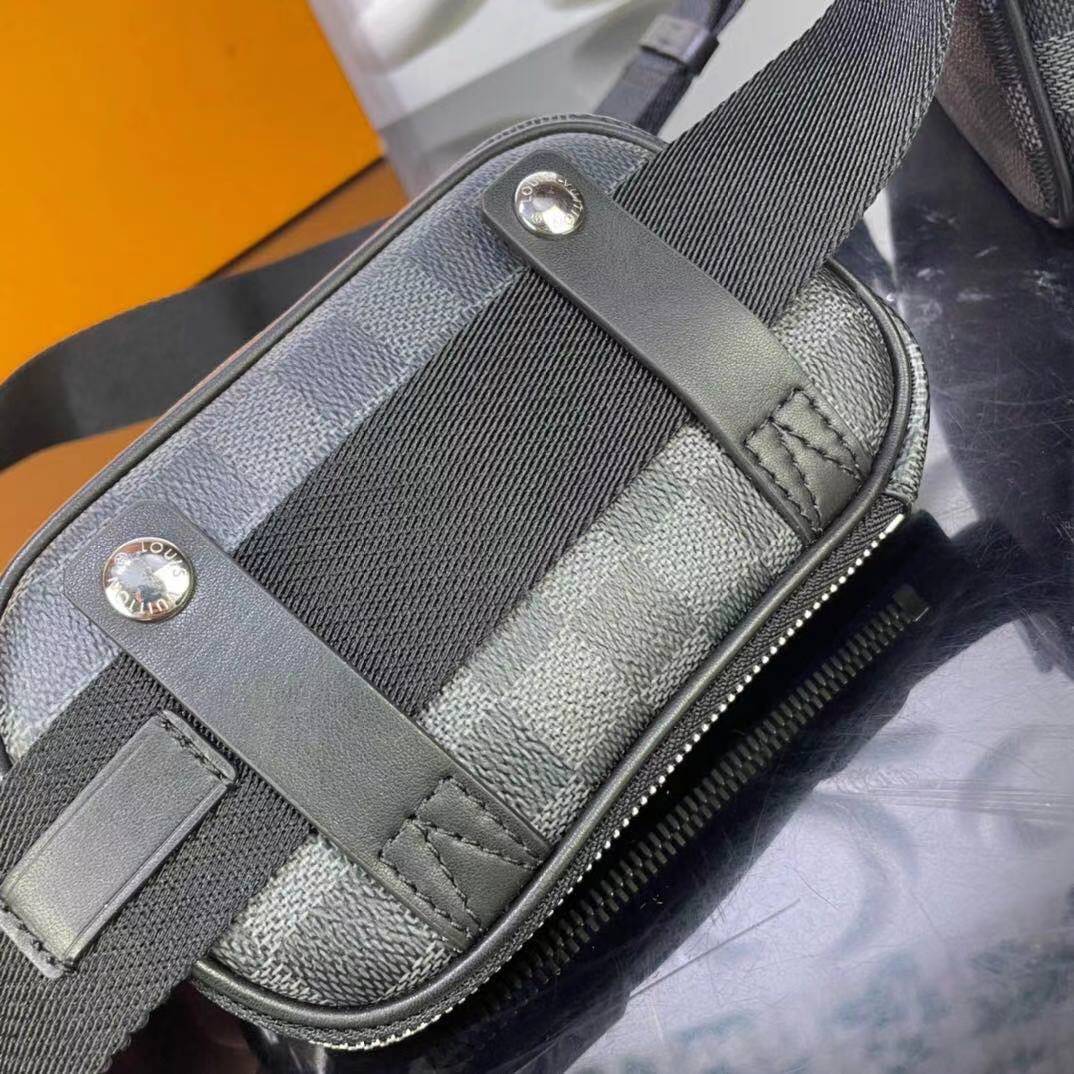 Túi đeo chéo Louis Vuitton hoạ tiết caro 2 in 1 TDCLV21