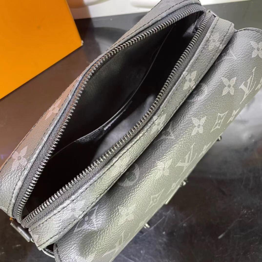 Túi đeo chéo Louis Vuitton like au hoạ tiết hoa đen có quai TDCLV22