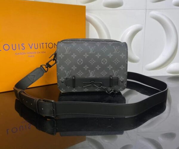 Túi đeo chéo Louis Vuitton like au hoạ tiết hoa đen có quai TDCLV22