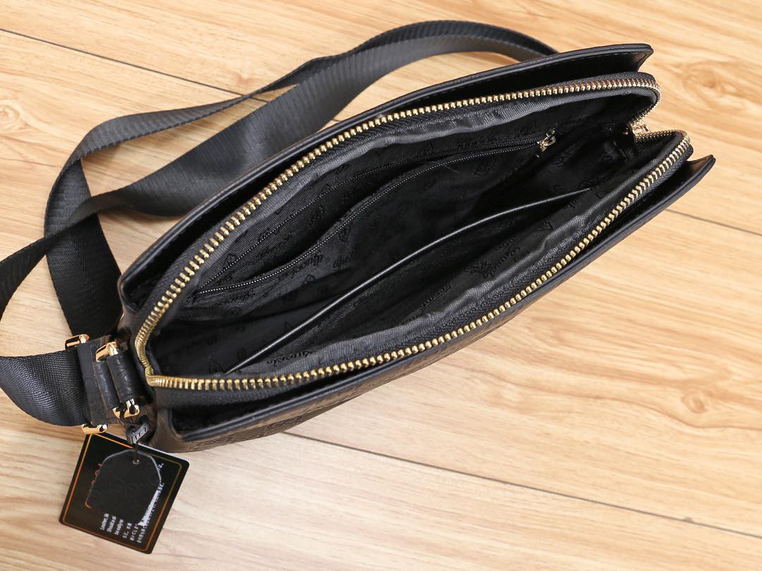 Túi đeo chéo Gucci siêu cấp đen trơn hoạ tiết logo