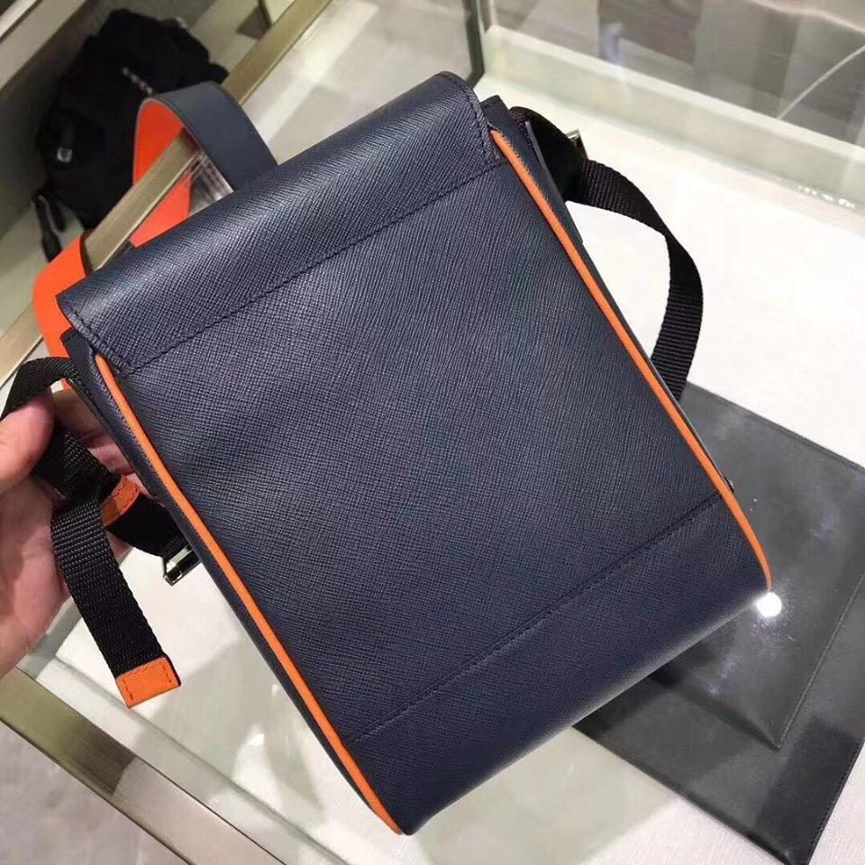 Túi đeo chéo nam Prada siêu cấp xanh viền vàng