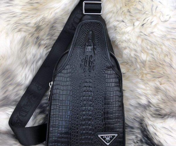 Túi đeo chéo nam Prada siêu cấp họa tiết cá sấu