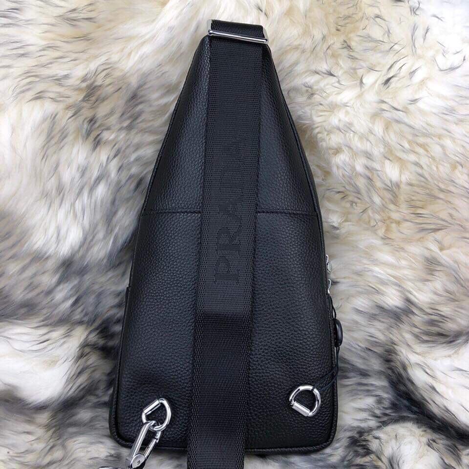 Túi đeo chéo nam Prada siêu cấp họa tiết cá sấu