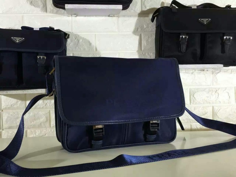 Túi đeo chéo Prada nam siêu cấp xanh hai khóa bấm