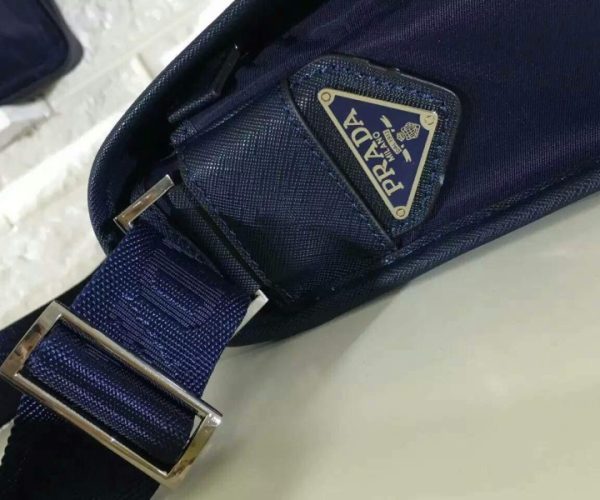 Túi đeo chéo Prada nam siêu cấp xanh hai khóa bấm