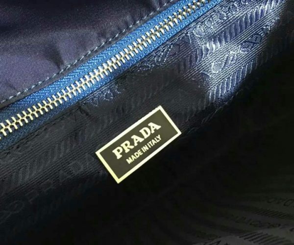 Túi đeo chéo Prada nam siêu cấp xanh hai khóa bấm