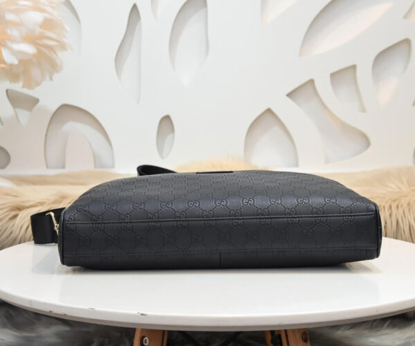 Túi xách Gucci siêu cấp nam logo vuông nổi in chữ nổi