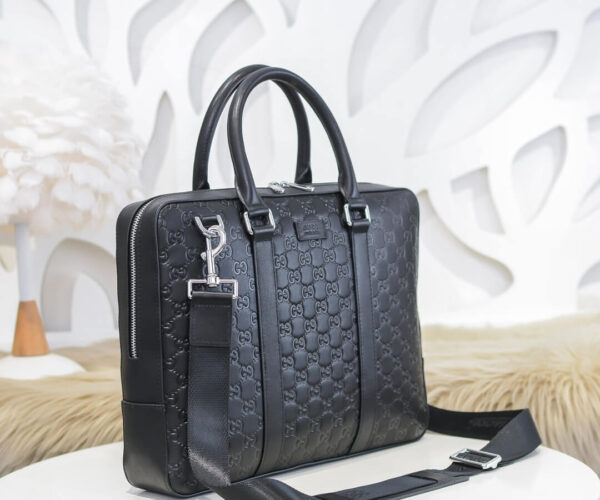 Túi xách nam Gucci siêu cấp họa tiết chữ chìm màu đen