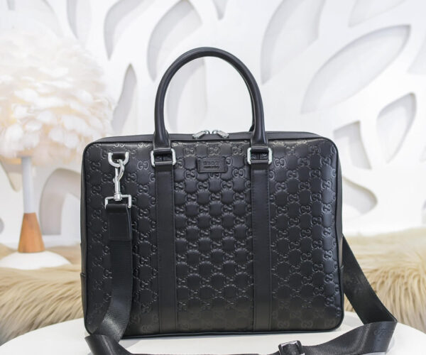 Túi xách nam Gucci siêu cấp họa tiết chữ chìm màu đen