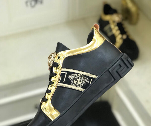 Giày nam Versace siêu cấp hoạ tiết logo vàng đen GLV14