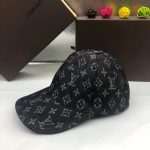 Mũ nam Louis Vuitton siêu cấp đen họa tiết logo