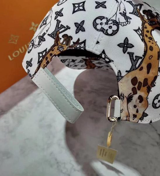 Mũ nam Louis Vuitton siêu cấp trắng họa tiết hươu