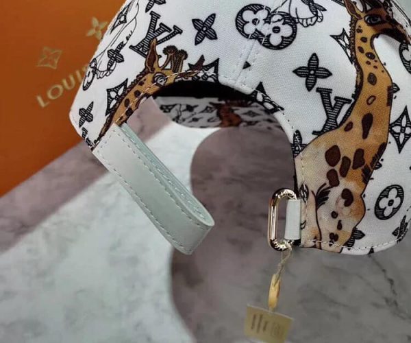 Mũ nam Louis Vuitton siêu cấp trắng họa tiết hươu