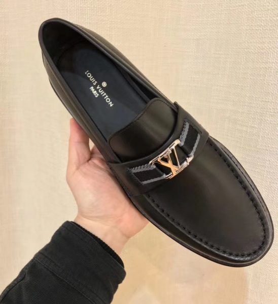 Giày lười Louis Vuitton like au họa tiết tag vải GLLV26