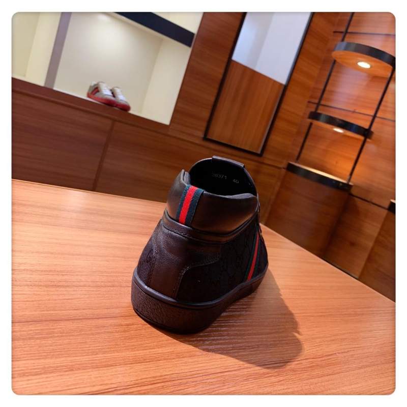 Giày nam Gucci siêu cấp họa tiết logo vàng GNG08