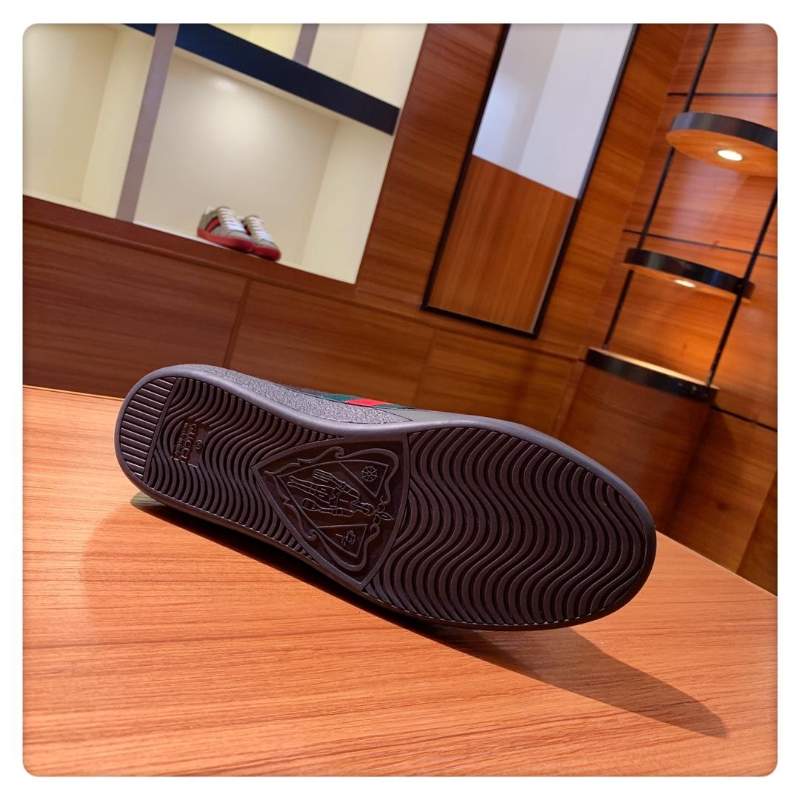 Giày nam Gucci siêu cấp họa tiết logo vàng GNG08