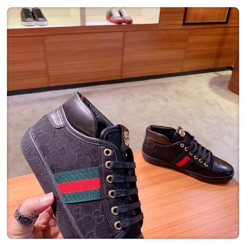 Giày nam Gucci siêu cấp họa tiết logo vàng GNG08