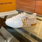 Giày nam Louis Vuitton siêu cấp trắng họa tiết logo vàng