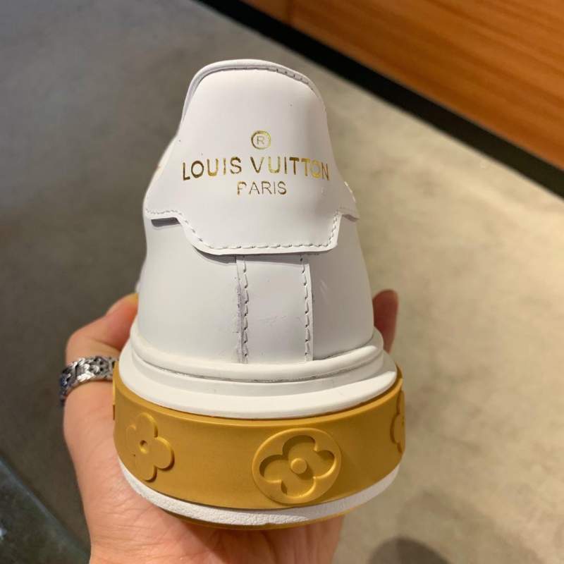 Giày nam Louis Vuitton siêu cấp trắng họa tiết logo vàng