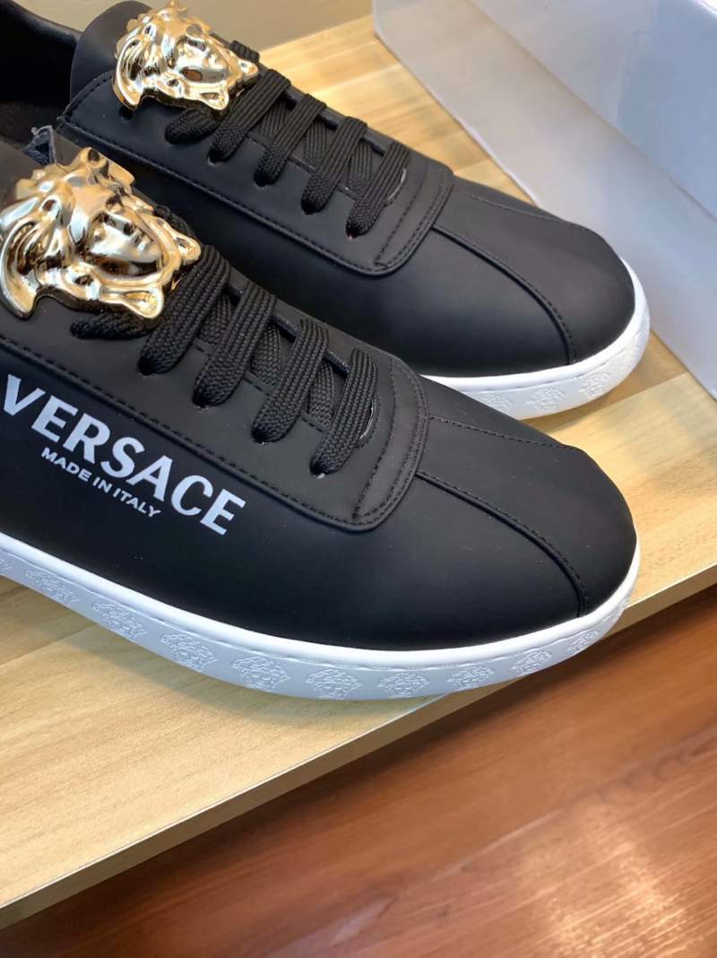 Giày nam Versace siêu cấp đen gót xanh họa tiết logo