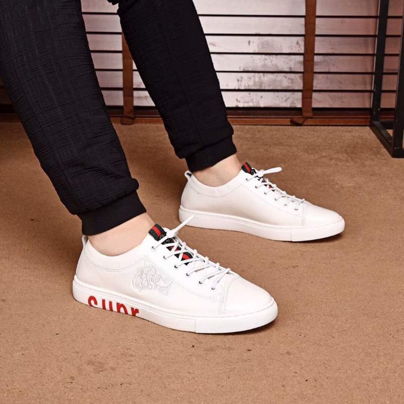 Giày nam Versace siêu cấp trắng họa tiết viền đỏ