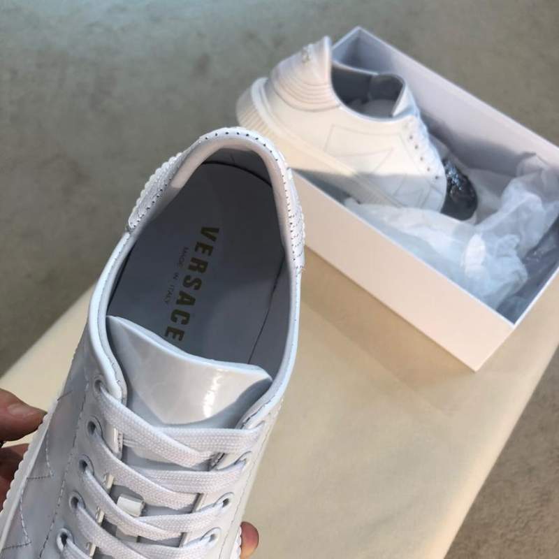 Giày nam Versace siêu cấp trắng xanh họa tiết mặt người