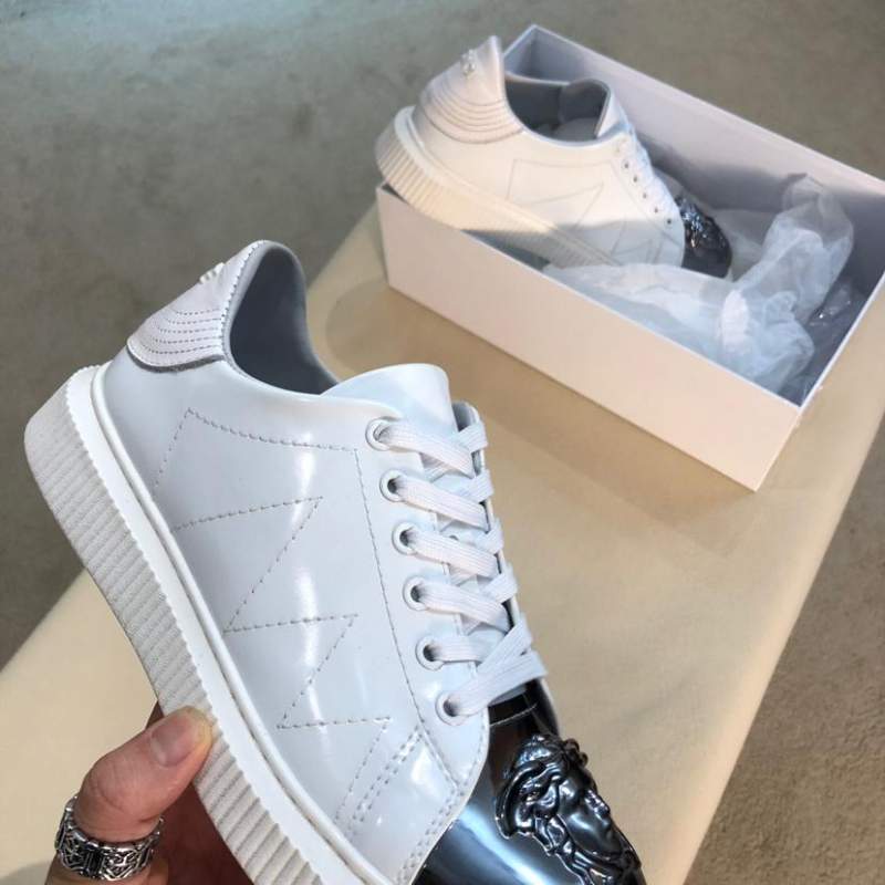 Giày nam Versace siêu cấp trắng xanh họa tiết mặt người