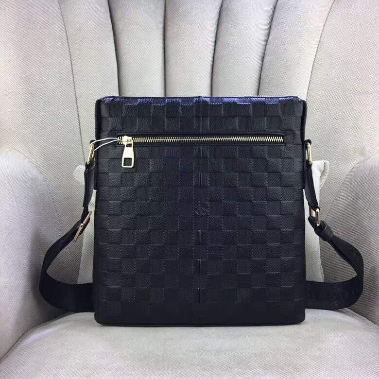 Túi đeo chéo Louis Vuitton siêu cấp da dập caro