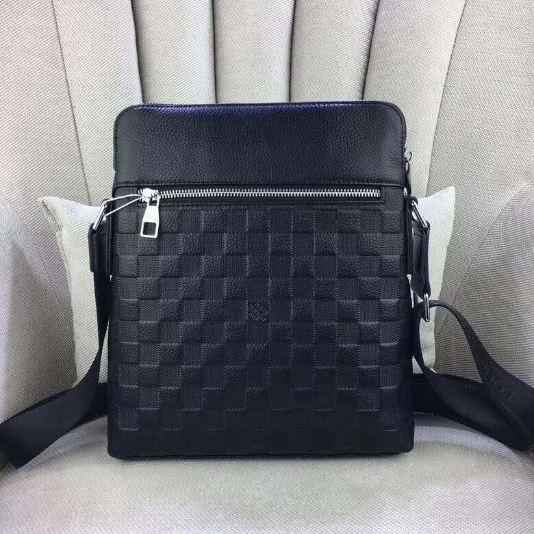 Túi đeo chéo Louis Vuitton siêu cấp da dập caro