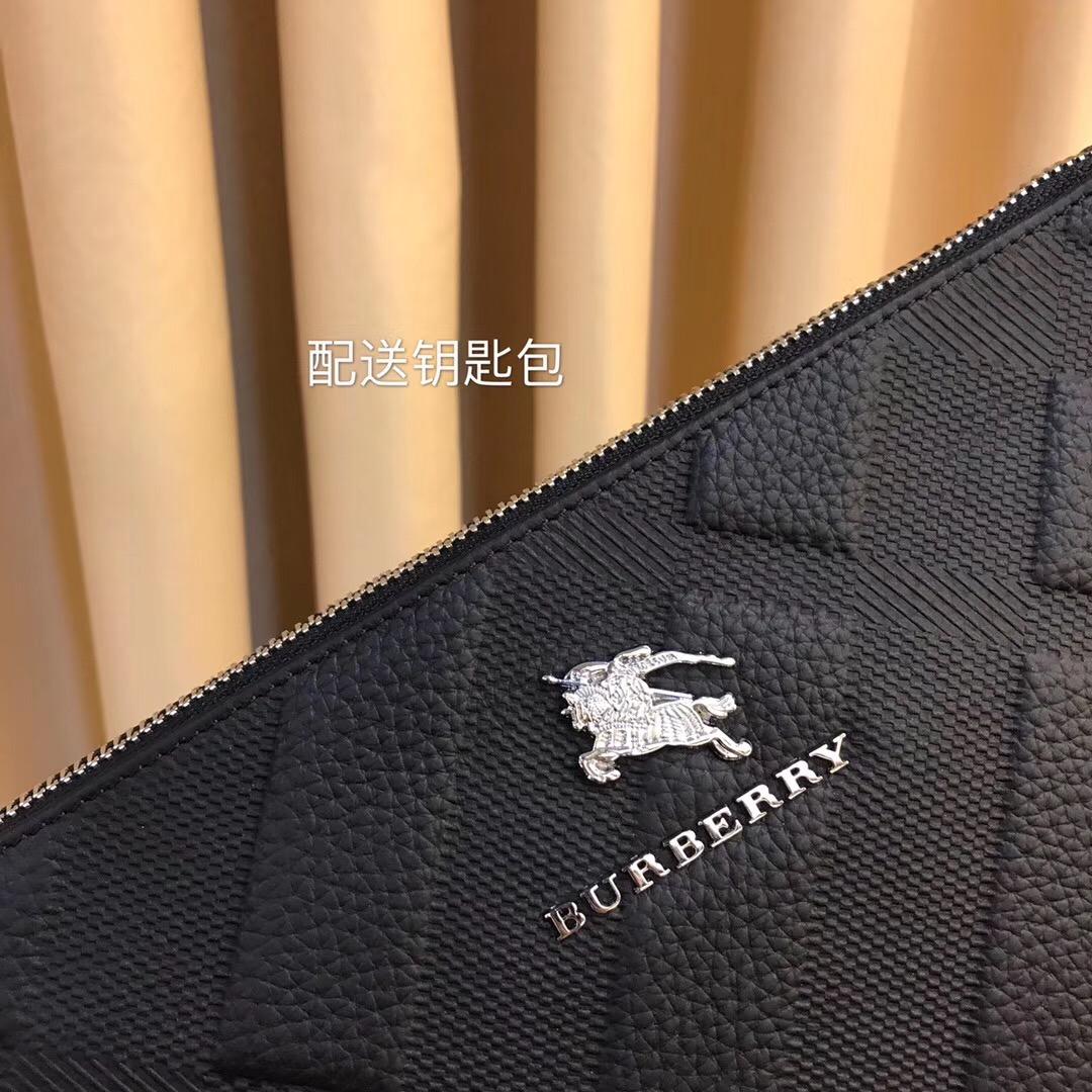 Ví nam Burberry siêu cấp cầm tay họa tiết kẻ sọc dập nổi