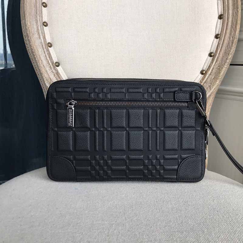 Ví nam Burberry siêu cấp cầm tay họa tiết ô vuông dập nổi VNB13