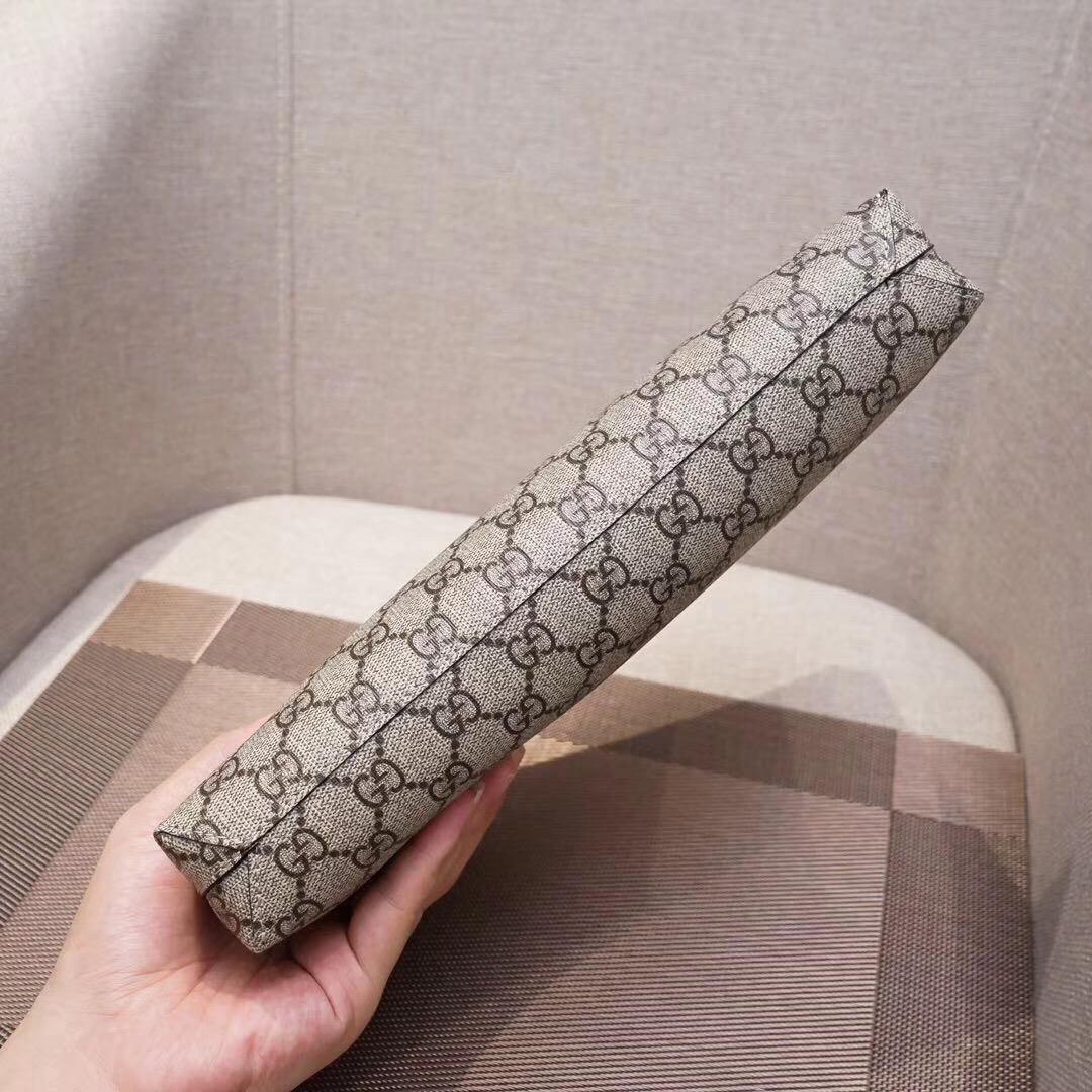 Ví nam Gucci siêu cấp cầm tay trắng họa tiết logo