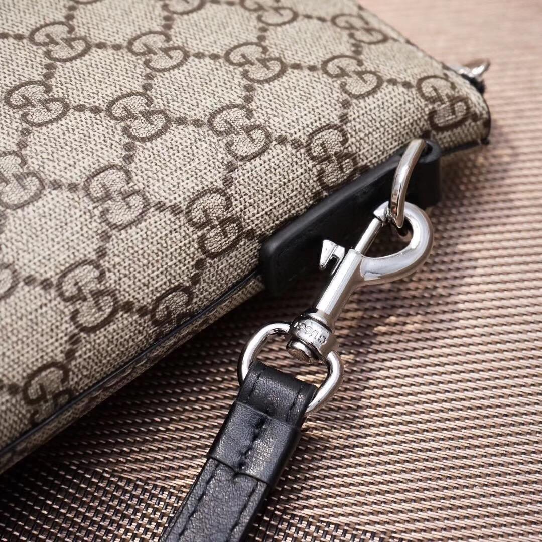 Ví nam Gucci siêu cấp cầm tay trắng họa tiết logo