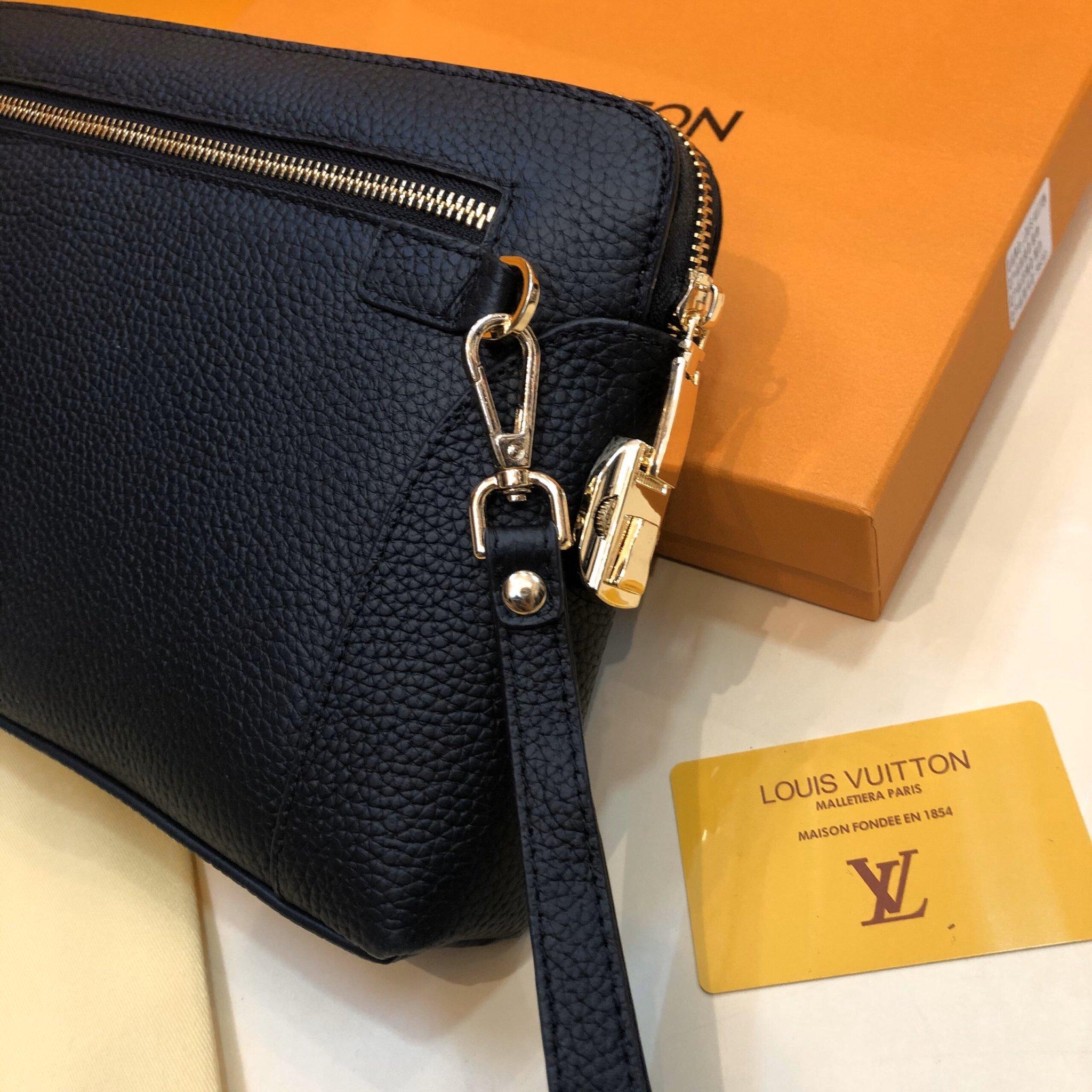 Ví nam Louis Vuitton siêu cấp cầm tay da nhăn khoá số VNLV14