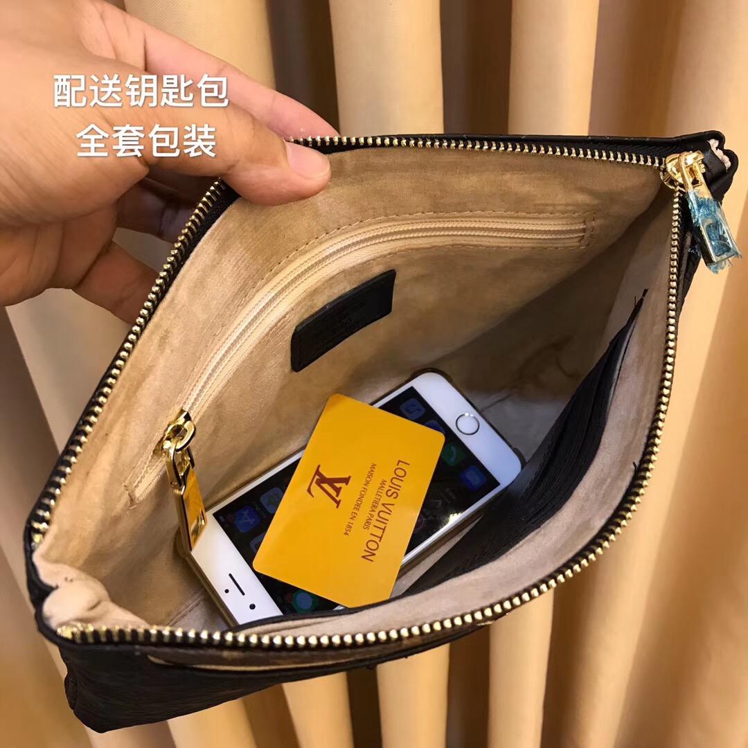 Ví nam Louis Vuitton siêu cấp cầm tay họa tiết caro đen