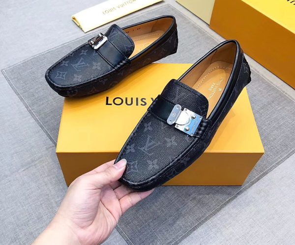 Giày lười Louis Vuitton siêu cấp da đen khóa lệch