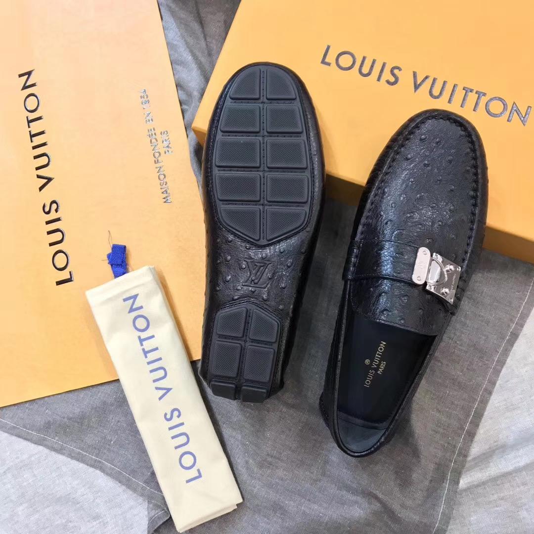 Giày lười Louis Vuitton khóa lệch da sần 