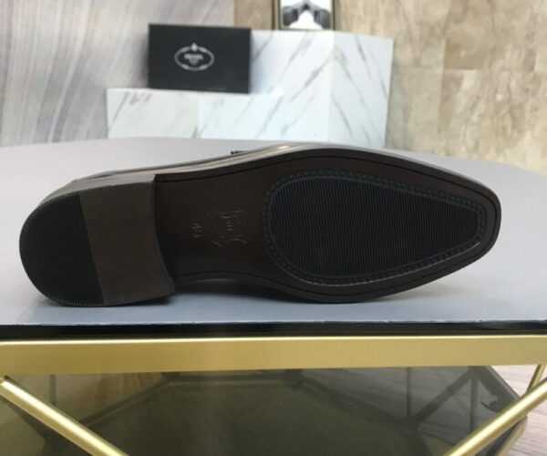 Giày lười Prada siêu cấp đế cao tag ẩn màu đen GLP30